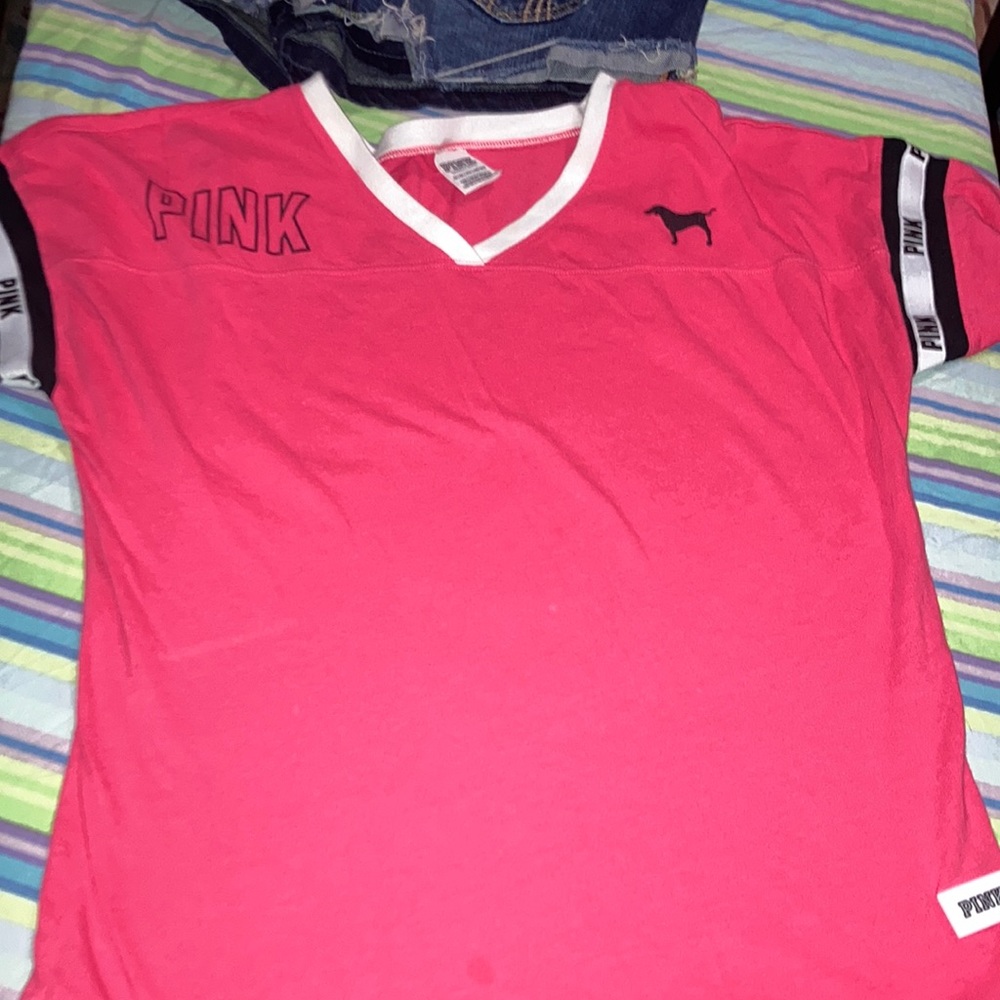 VS PINK sporty campus tee